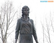 Спустя 4 года  в Назарово установили памятник Марине Ладыниной