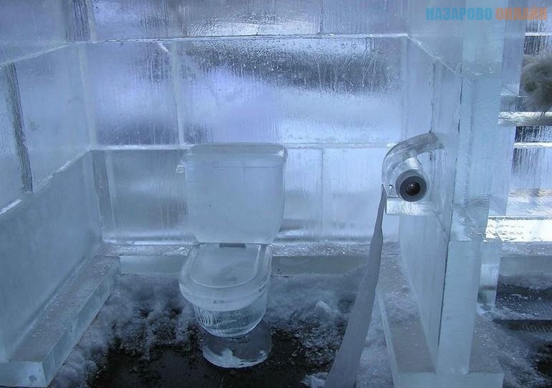 Каменный туалет в селе