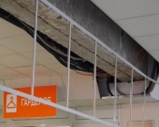 В Назаровской  детской поликлинике обрушилась потолочная плитка