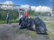 «Единая Россия» продолжила очищать от мусора берег реки Ададым