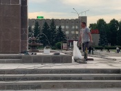 К общегородскому выпускному в центре города появится новый асфальт и будет отреставрирован памятник В. И. Ленину