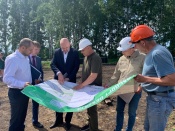 Строительную площадку в Преображенском посетил заместитель министра промышленности, энергетики и ЖКХ края