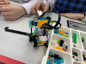 Создание роботов, дизайн, печать и ламинирование – в Преображенской школе прошли необычные уроки