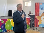 В Молодёжном центре начался концерт в поддержку наших земляков "Своих не бросаем!".
