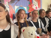 В школах города Назарово для выпускников прозвучали последние звонки