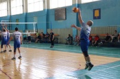Кубок волейбольного турнира памяти Александра Кузнецова в этом году остался в Назарово