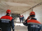 Спасатели отработали действия при чрезвычайных ситуациях на Назаровском элеваторе 