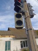 На пересечении улиц Борисенко и Школьной частично не работает светофор