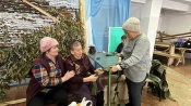 5 мастерских и более 300 маскировочных сетей: жители Назаровского района активно помогают участникам СВО