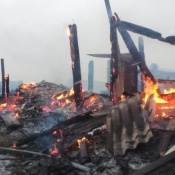 В деревне Глядень сгорел жилой дом и хозяйственная постройка