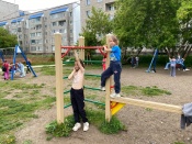 Назаровские дети весело проводят каникулы в пришкольных лагерях